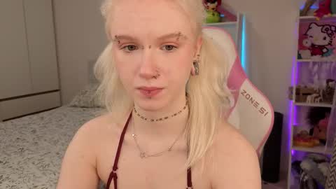 Mia online show from March 13, 3:13 am