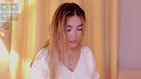 Mia White  online show from February 19, 12:56 pm