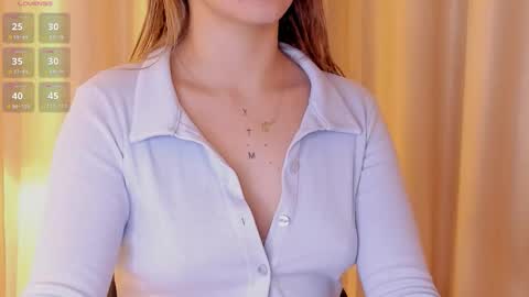 Mia White  online show from March 24, 12:54 pm