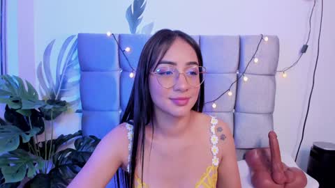 mia  nicolle online show from February 7, 5:10 am