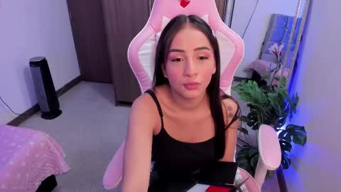 mia  nicolle online show from February 25, 2:03 am