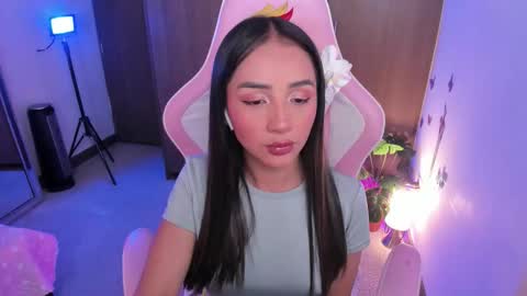 mia  nicolle online show from November 20, 3:07 am