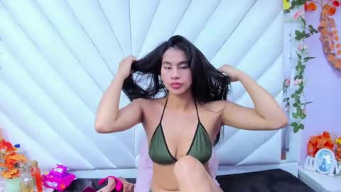 Snapshot of miaa_davis_ chatting on October 1, 3:34 am miaa_davis_ online show from October 1, 3:34 am