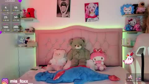 Mia online show from January 18, 12:14 am