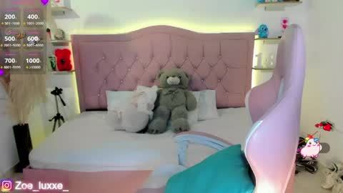 Snapshot of miaa_foxx_ chatting on May 1, 9:19 pm Mia online show from May 1, 9:19 pm