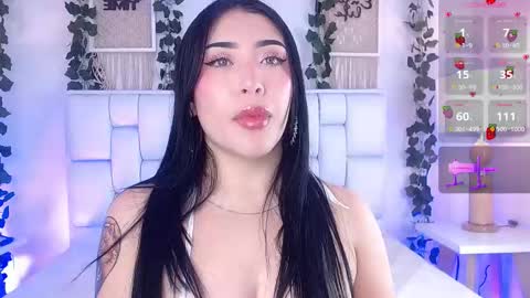 Mia online show from September 24, 11:35 am