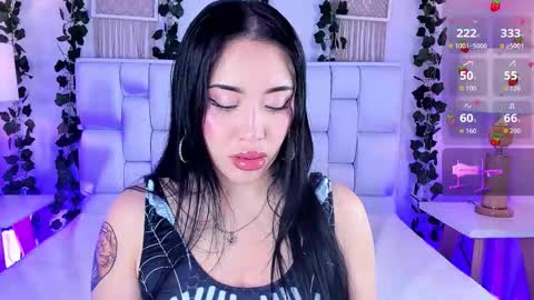 Mia online show from November 20, 11:54 am