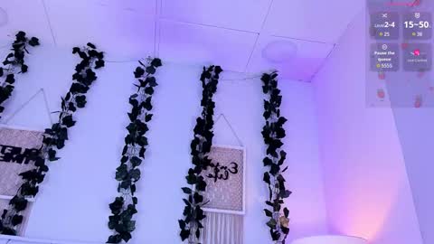 Mia online show from February 8, 11:46 am