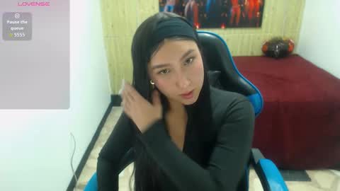       online show from November 21, 2:27 pm