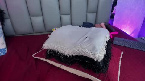 Mia online show from January 23, 12:09 pm