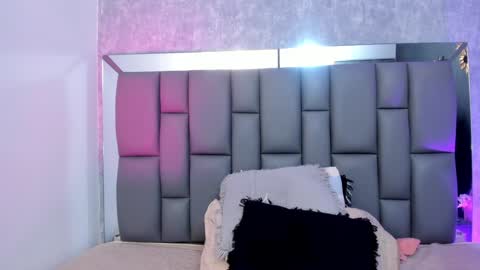 Mia online show from January 27, 6:20 pm