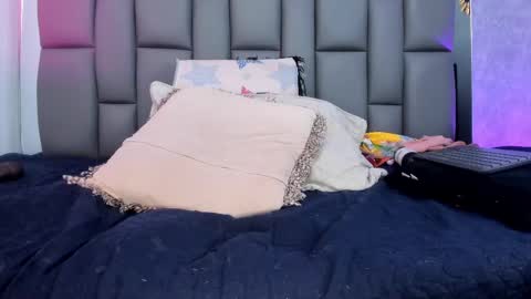 Mia online show from February 28, 3:15 pm