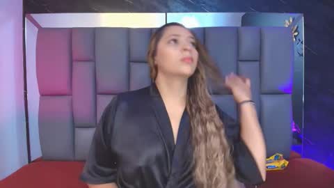 Mia online show from September 26, 12:09 pm