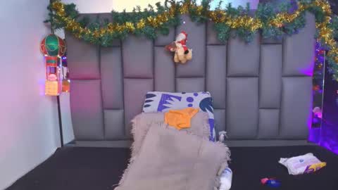 Mia online show from December 1, 12:10 pm