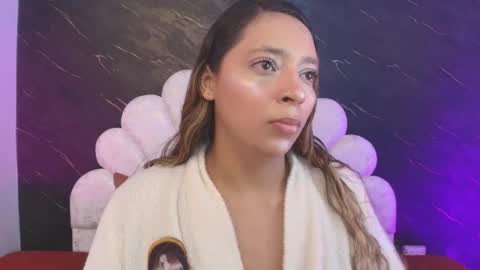 Mia online show from April 10, 12:10 pm