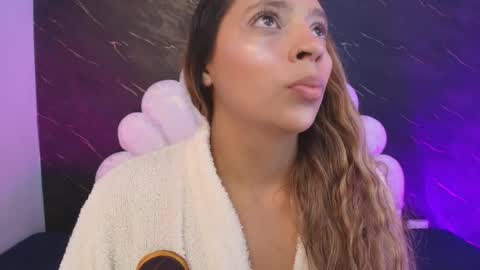 Mia online show from April 13, 12:10 pm