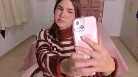 Snapshot of miaacute2 chatting on July 21, 3:53 am Mia online show from July 21, 3:53 am