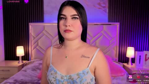 Miaa Farrel online show from April 6, 7:04 pm