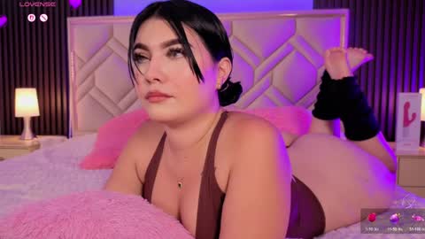 Miaa Farrel online show from April 10, 7:18 pm