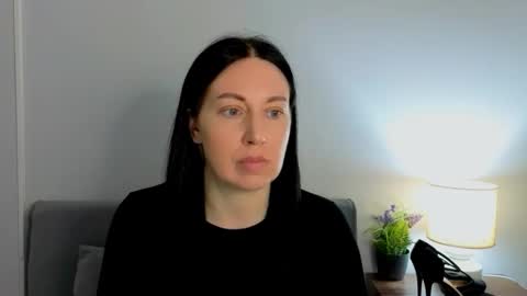 Mia online show from March 20, 4:23 pm