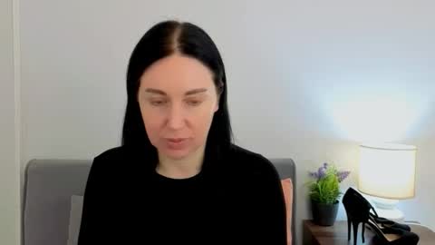 Mia online show from March 23, 4:11 pm