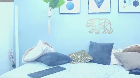 Mia online show from January 5, 4:06 pm