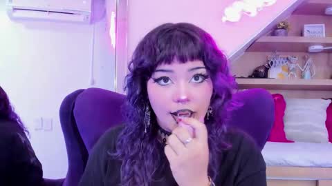 Mia online show from November 4, 3:05 am