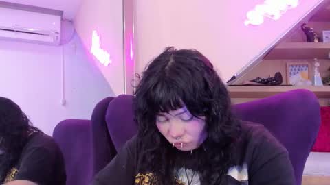 Mia online show from November 15, 3:26 am