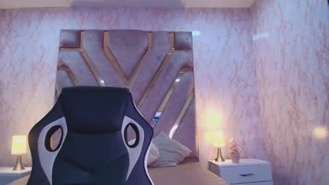 Im Miss Mia online show from December 16, 8:03 pm