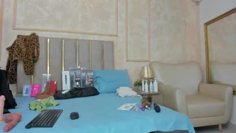 Miaasummer online show from June 22, 11:29 am