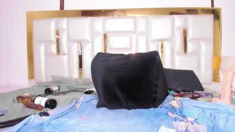 Mia  online show from February 13, 8:27 am