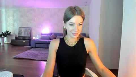 Snapshot of miababy14 chatting on June 25, 5:12 am Mia online show from June 25, 5:12 am