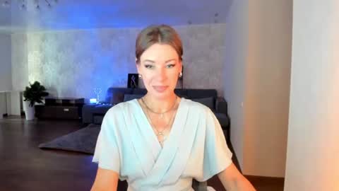 Snapshot of miababy14 chatting on July 7, 4:26 am Mia online show from July 7, 4:26 am