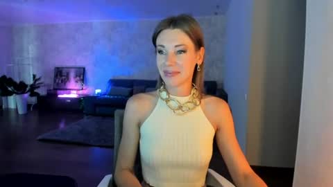 Snapshot of miababy14 chatting on July 22, 4:26 am Mia online show from July 22, 4:26 am