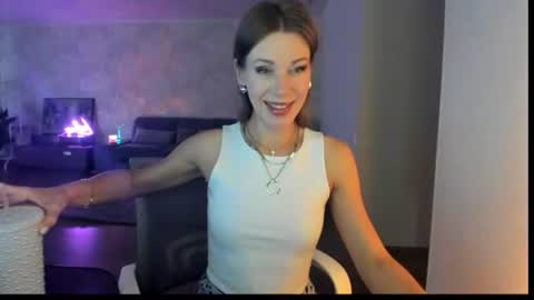 Snapshot of miababy14 chatting on July 28, 4:30 am Mia online show from July 28, 4:30 am