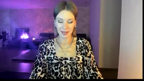 Snapshot of miababy14 chatting on July 28, 11:17 am Mia online show from July 28, 11:17 am