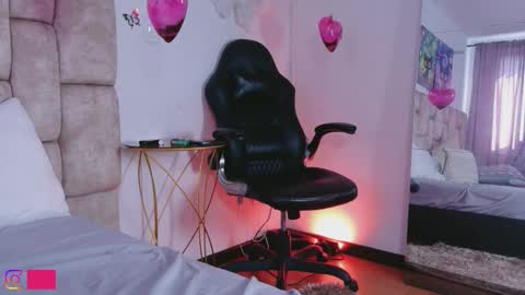 miablumm_ online show from March 20, 2:44 pm