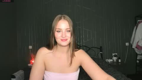 Mia online show from October 11, 6:50 pm