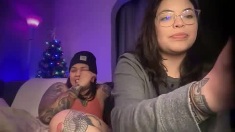 Mia online show from November 30, 6:39 am