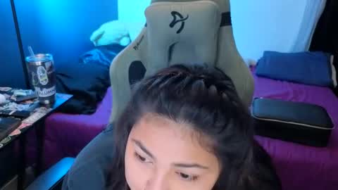 Snapshot of miacanela_xo chatting on June 11, 2:00 am Mia online show from June 11, 2:00 am