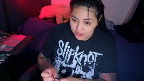 Snapshot of miacanela_xo chatting on July 7, 1:30 am Mia online show from July 7, 1:30 am
