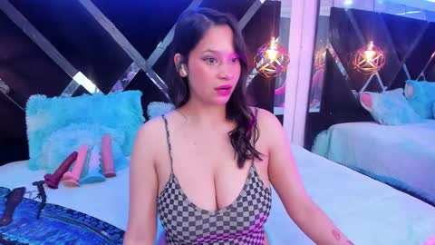 Mia online show from March 28, 1:49 am