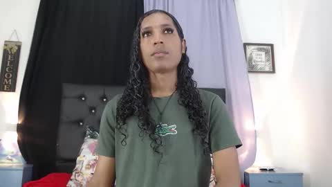 MiaCoock online show from November 14, 5:00 pm