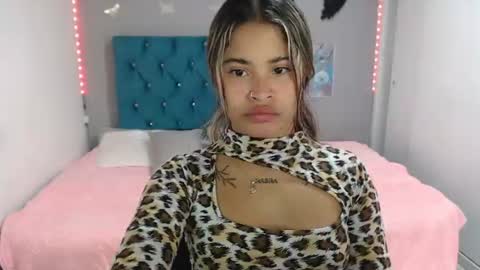 Snapshot of miacumgirl chatting on July 5, 1:40 pm miacumgirl online show from July 5, 1:40 pm
