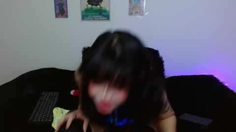 Snapshot of miadavisxx chatting on April 23, 8:22 pm Mia david online show from April 23, 8:22 pm