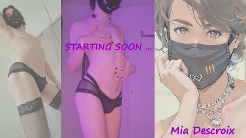Snapshot of miadescroix chatting on December 15, 11:45 am  Mia  online show from December 15, 11:45 am