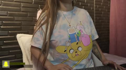 Mia online show from January 3, 6:33 am