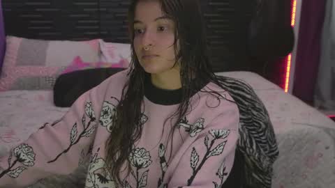 Mia online show from February 2, 1:04 am