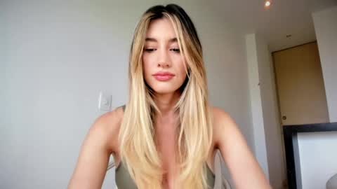 Snapshot of miaduval chatting on May 30, 7:44 pm Mia online show from May 30, 7:44 pm