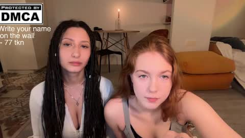 Mia online show from April 1, 10:51 pm